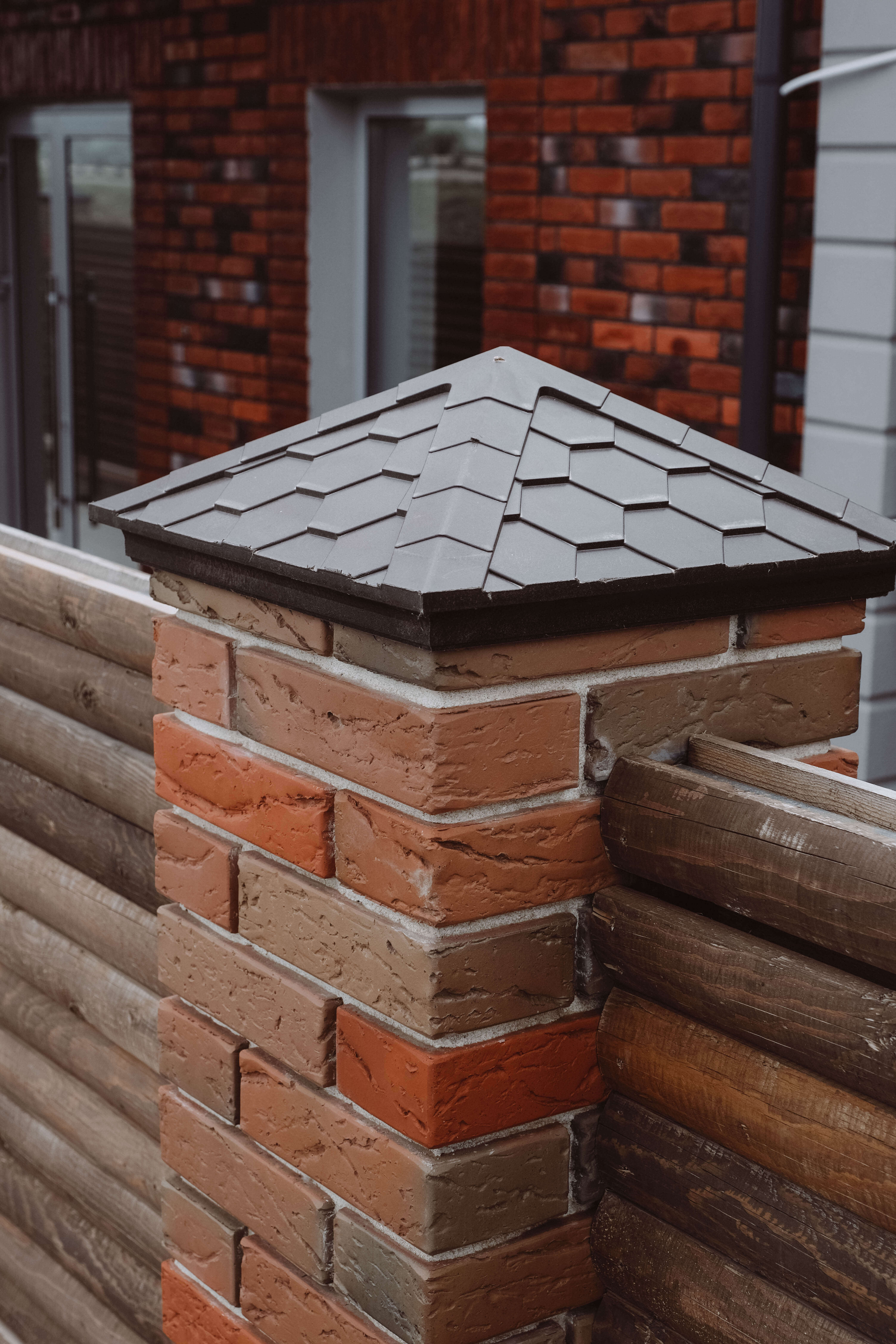 Колпак Zking Эверест Коричневый на столб 1.5х1.5 кирпича (390х390мм) в Твери фото